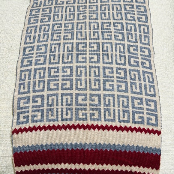 NWOT Givenchy 4G Monogram 100% Wool Unisex Scarf - Picture 11 of 12